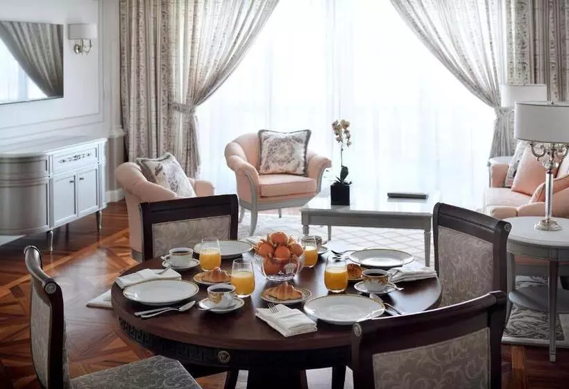 سوئیت با چشم‌انداز, Palazzo Versace Dubai
