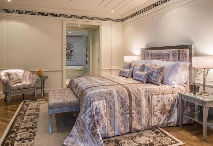 2 Bedrooms Apartment City View, Palazzo Versace Dubai