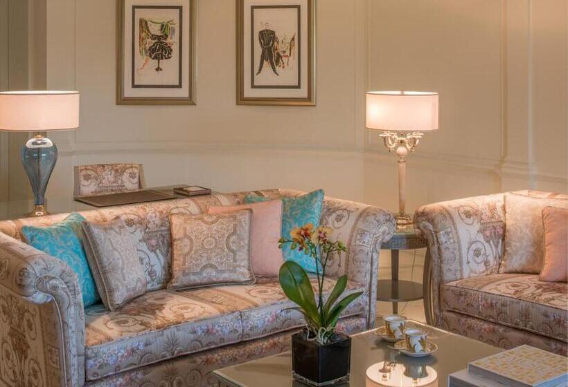 2 Bedroom Apartment with Views, Palazzo Versace Dubai