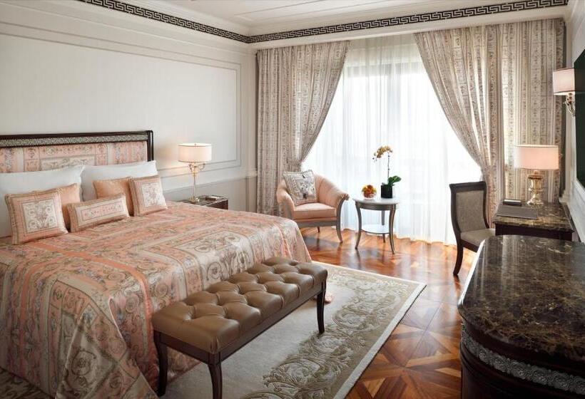 اتاق خانوادگی تودرتو, Palazzo Versace Dubai