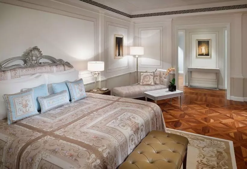 سوئیت با چشم‌انداز رودخانه, Palazzo Versace Dubai