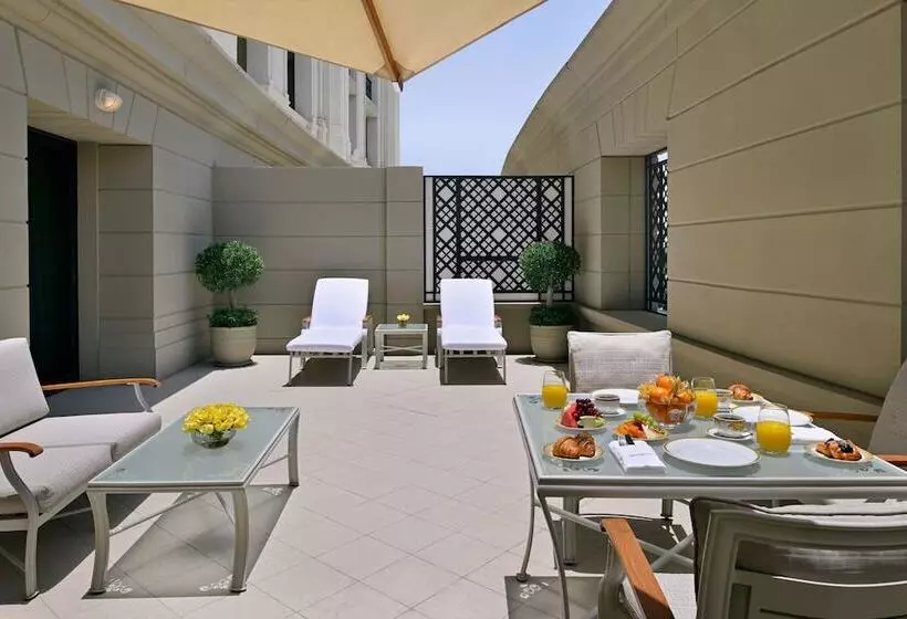 مجموعه ویستا شهر, Palazzo Versace Dubai