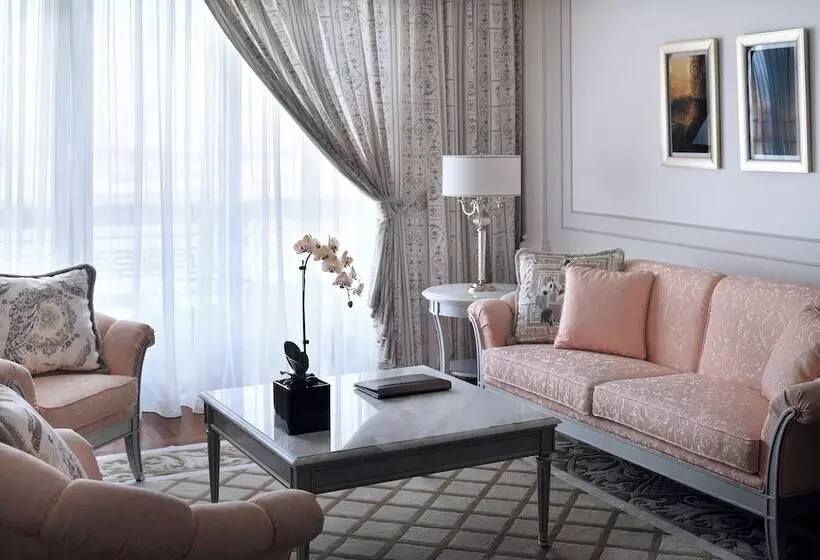 مجموعه ویستا شهر, Palazzo Versace Dubai