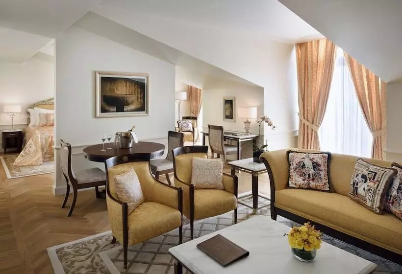 اتاق سوپریور با چشم‌انداز رودخانه, Palazzo Versace Dubai