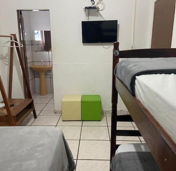 エコノミー４人部屋, Pousada São Jorge