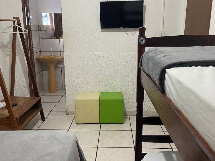 エコノミー4人部屋, Pousada São Jorge