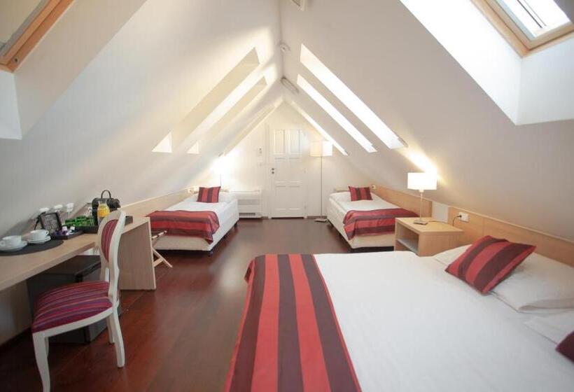 اتاق لوکس خانوادگی, Little King U Malvaze