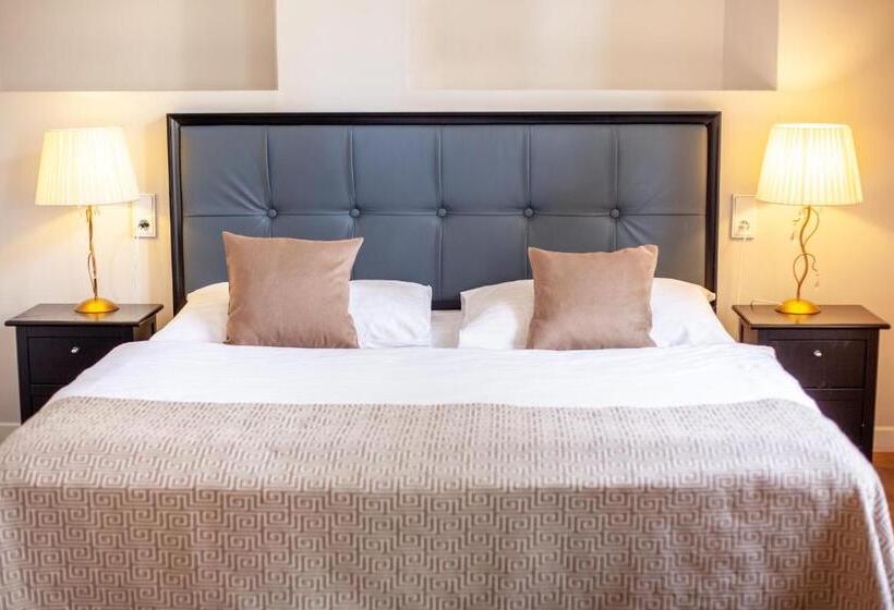 سوییت جونیور, Little King U Malvaze