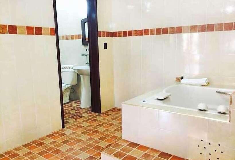 デラックスルーム, Teotihuacan