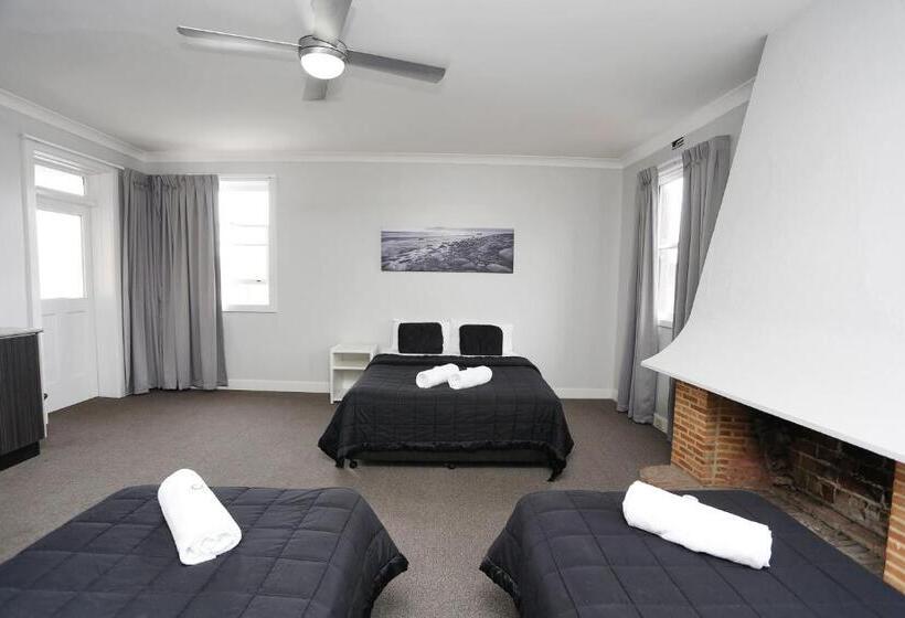 חדר משפחתי חדר אמבטיה משותף, The Lakes