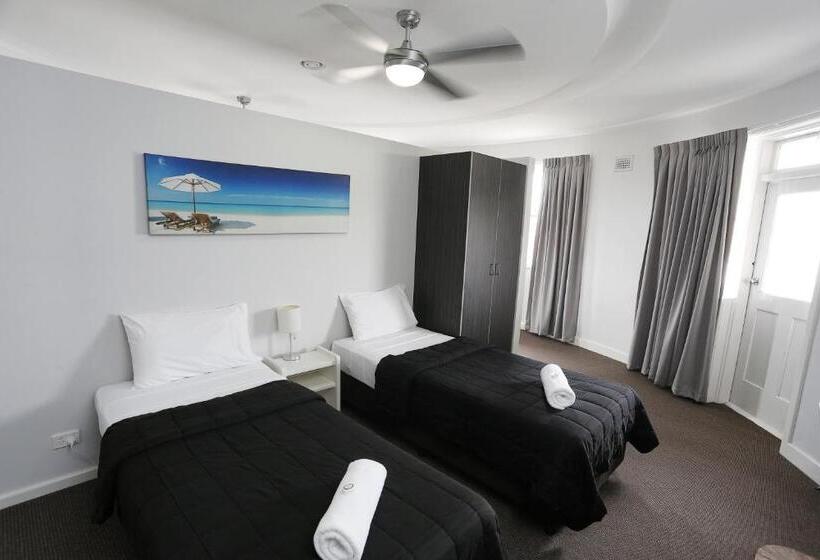 חדר משפחתי חדר אמבטיה משותף, The Lakes