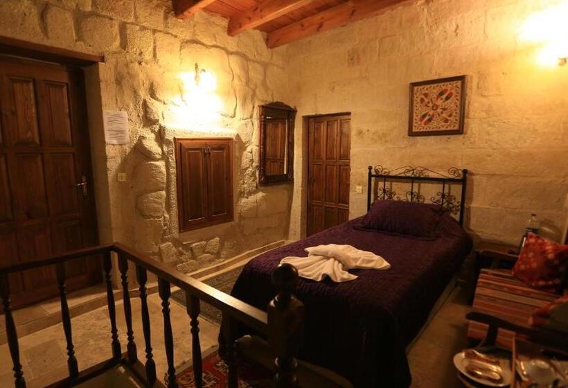 スタンダードトリプルルーム, Turquaz Cave