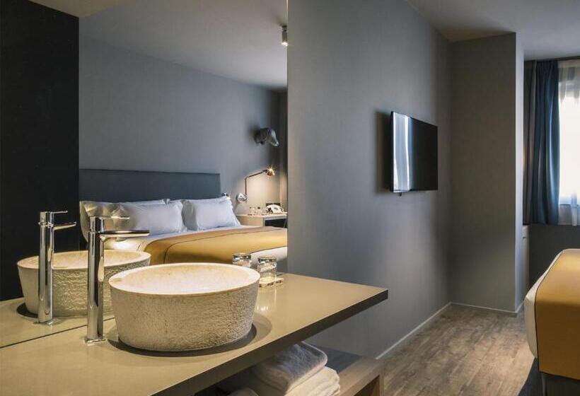 اتاق استاندارد, Yurbban Trafalgar