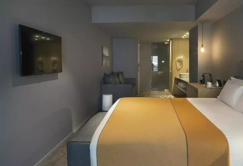 سوئیت جونیور خانوادگی, Yurbban Trafalgar