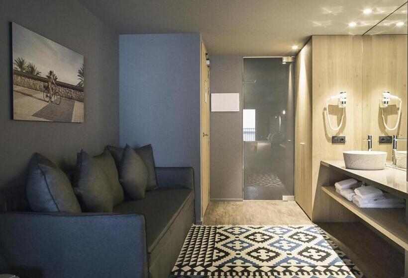 سوئیت جونیور خانوادگی, Yurbban Trafalgar