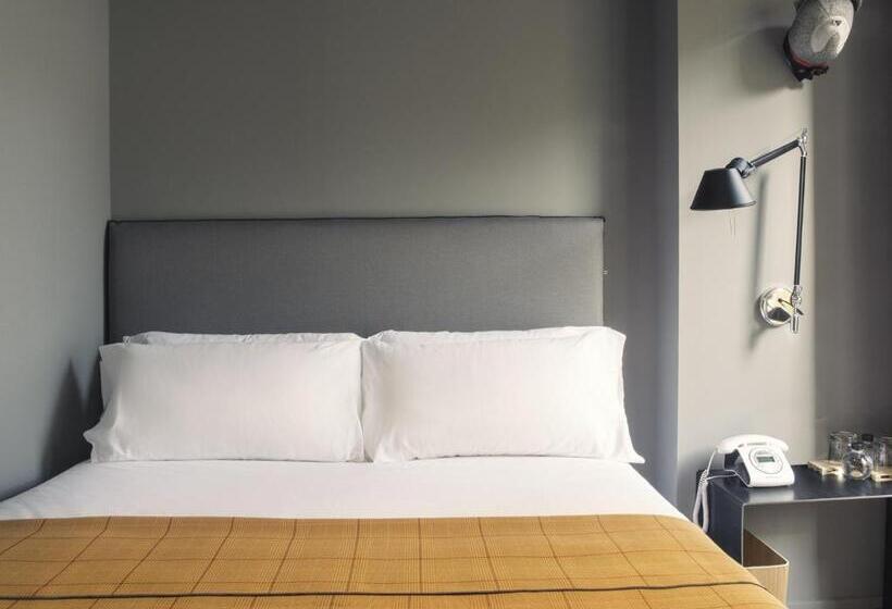 اتاق یک تخته با تراس, Yurbban Trafalgar