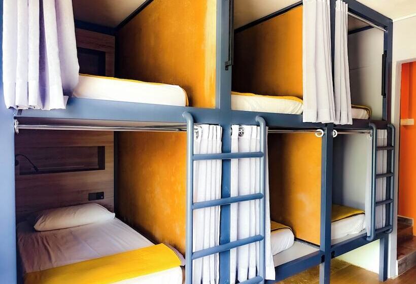 ルームシェアのワンベッド, Arch Dormitorio Cenang Hostel
