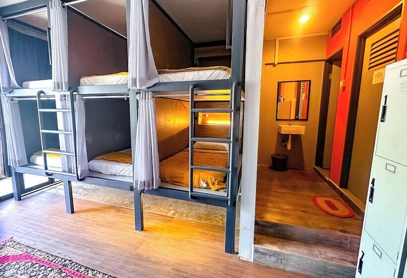ルームシェアのワンベッド, Arch Dormitorio Cenang Hostel