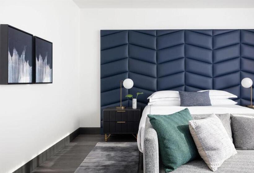 מיטת קינג בסוויטה, Kimpton Shane Atlanta, An Ihg