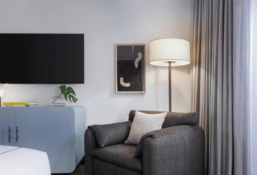 מיטת קינג בסוויטה, Kimpton Shane Atlanta, An Ihg