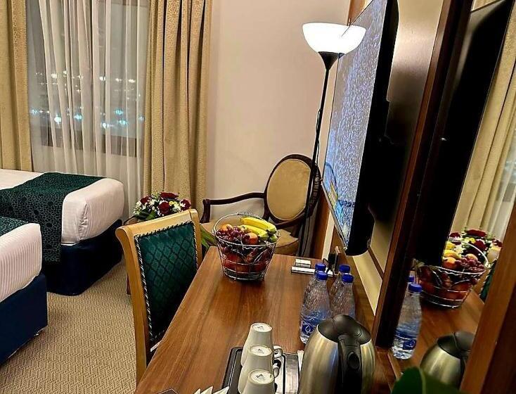 Номер Стандарт Трехместный, One Inn