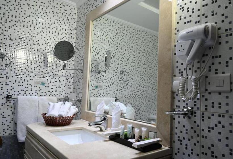 Номер Стандарт Трехместный, One Inn