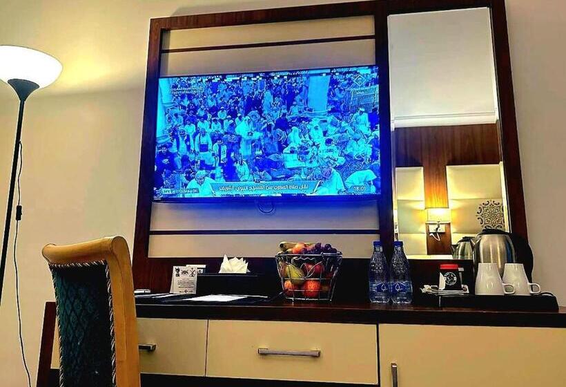 غرفة قياسية ثلاثية, One Inn