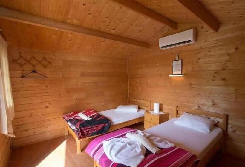 חדר סטנדרט נוף לים עם מרפסת, Onur Motel Faralya Fethi̇ye