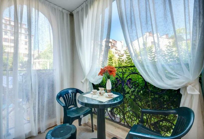 شقة غرفة واحدة, Artur Vip Residence Club