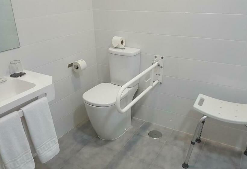 غرفة قياسية لذوى الاحتياجات الخاصة, Portmán