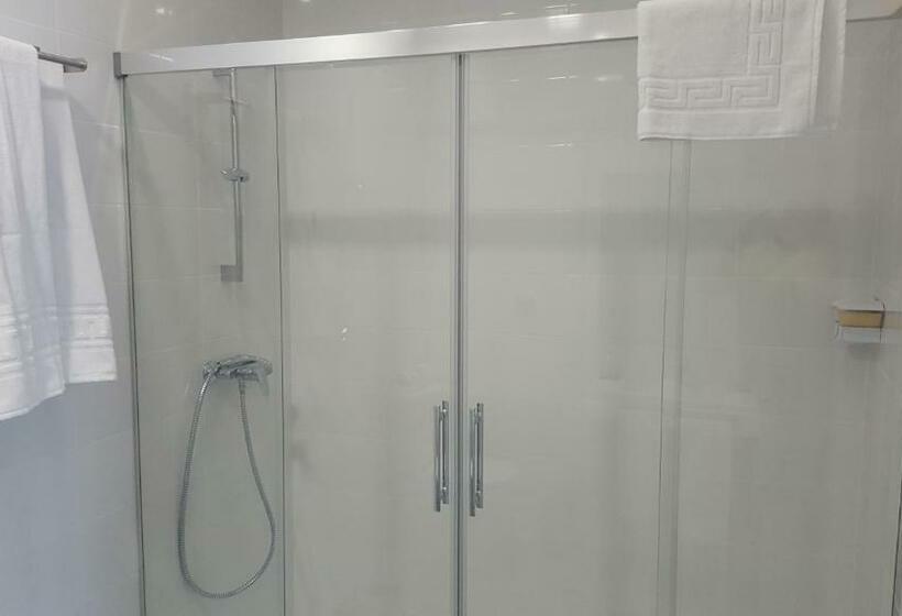 غرفة قياسية لذوى الاحتياجات الخاصة, Portmán