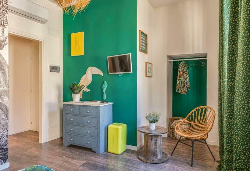 اتاق لوکس, Coderooms