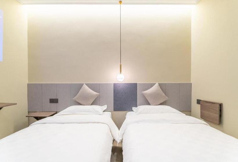 标准间, Puzzle Hotel Guangzhou Fenghuang New Village Subway Station