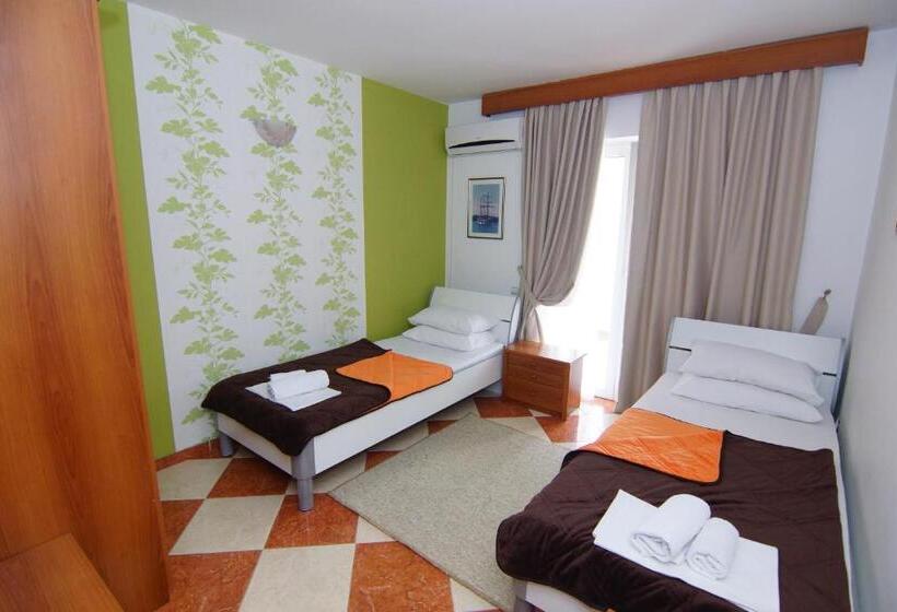 استودیو استاندارد با بالکن, Guesthouse Villa Gaga