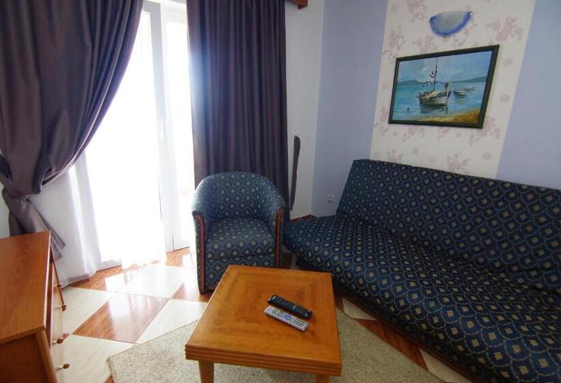 سوییت با چشم‌انداز دریا, Guesthouse Villa Gaga