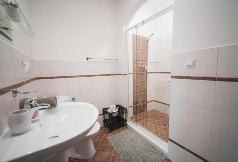 Escritório Estándar, Pension štěpán