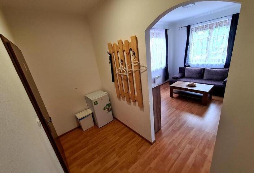 Escritório Estándar, Pension štěpán