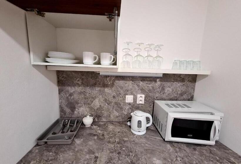 Escritório Deluxe, Pension štěpán