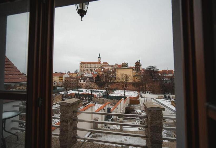 Estúdio Estandar com Sacada, Pension štěpán