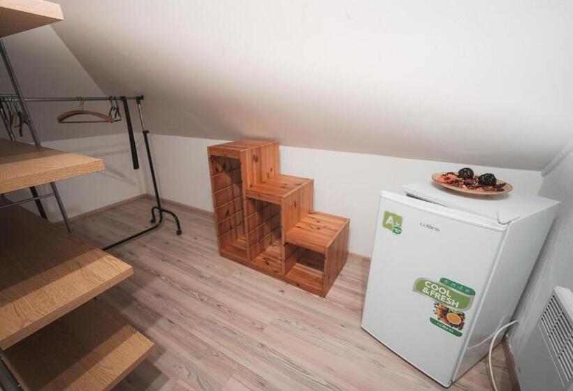 Escritório Estándar, Pension štěpán