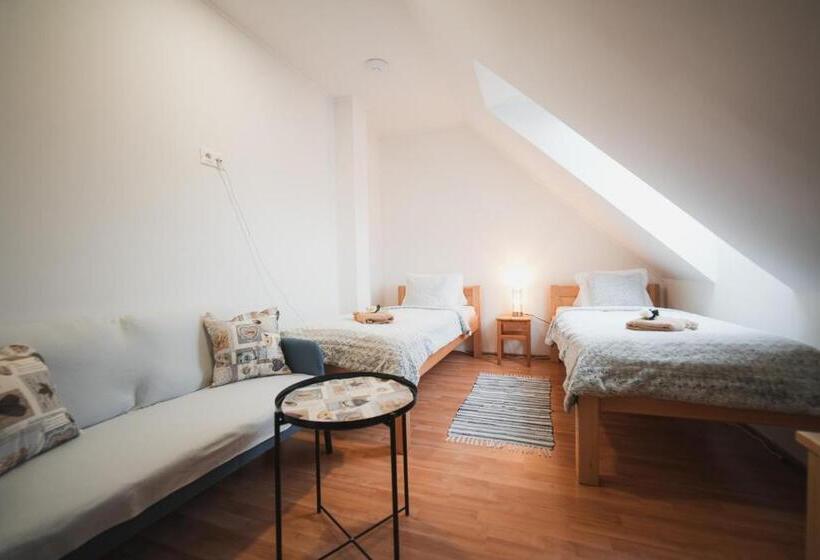 Quarto Basic, Pension štěpán