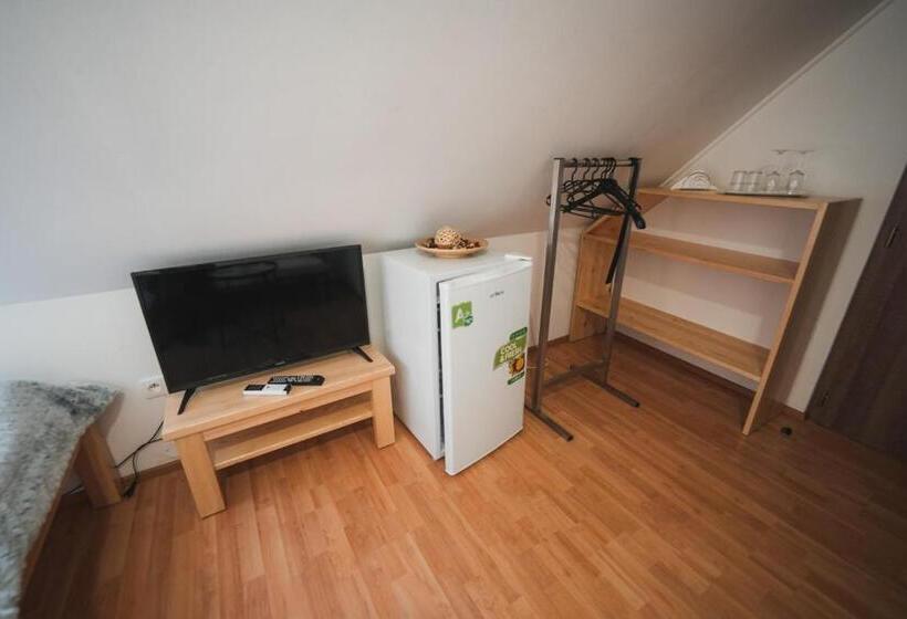 Quarto Basic, Pension štěpán