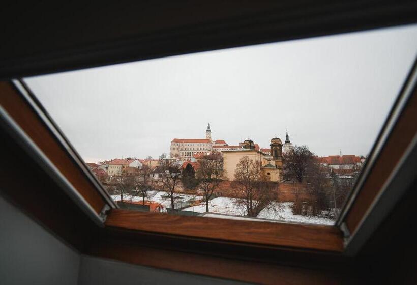 Escritório Standard Vista Jardim, Pension štěpán