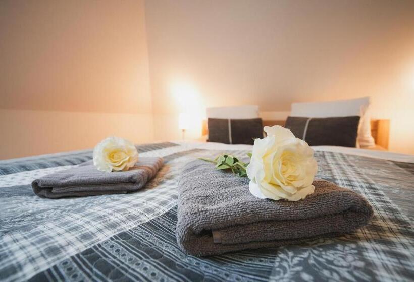 Escritório Standard Vista Jardim, Pension štěpán