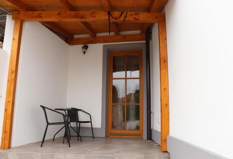 Quarto Deluxe, Pension štěpán