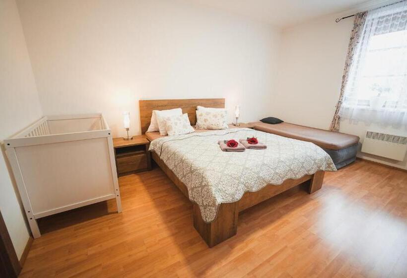 Escritório Deluxe, Pension štěpán