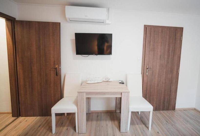 Escritório Estándar, Pension štěpán