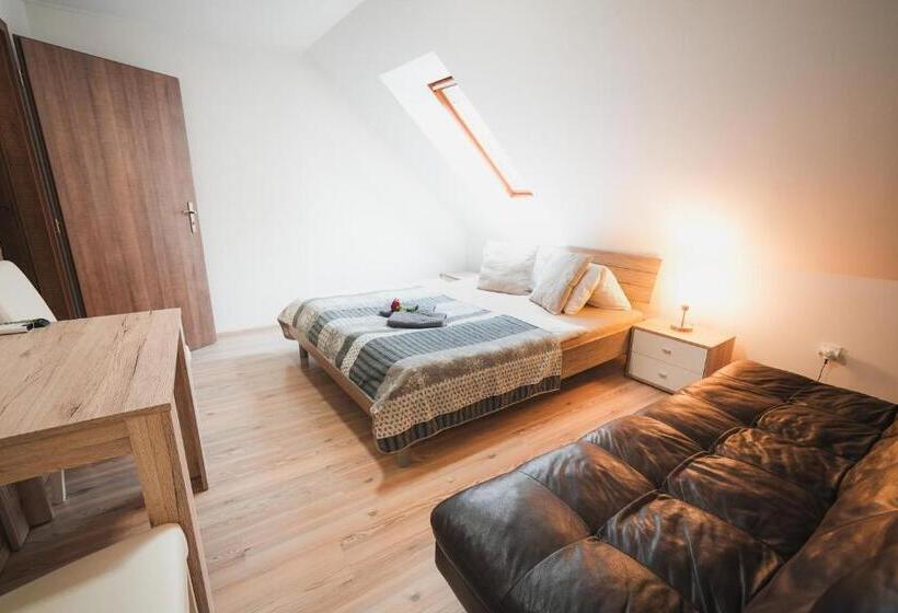 Escritório Estándar, Pension štěpán