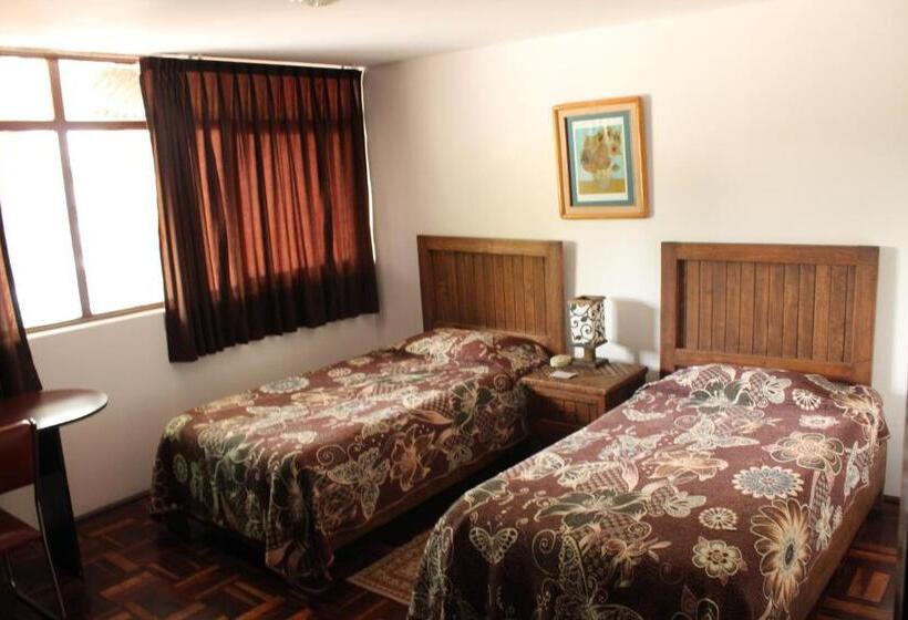 اتاق استاندارد با سرویس بهداشتی مشترک, Hostal La Encantada