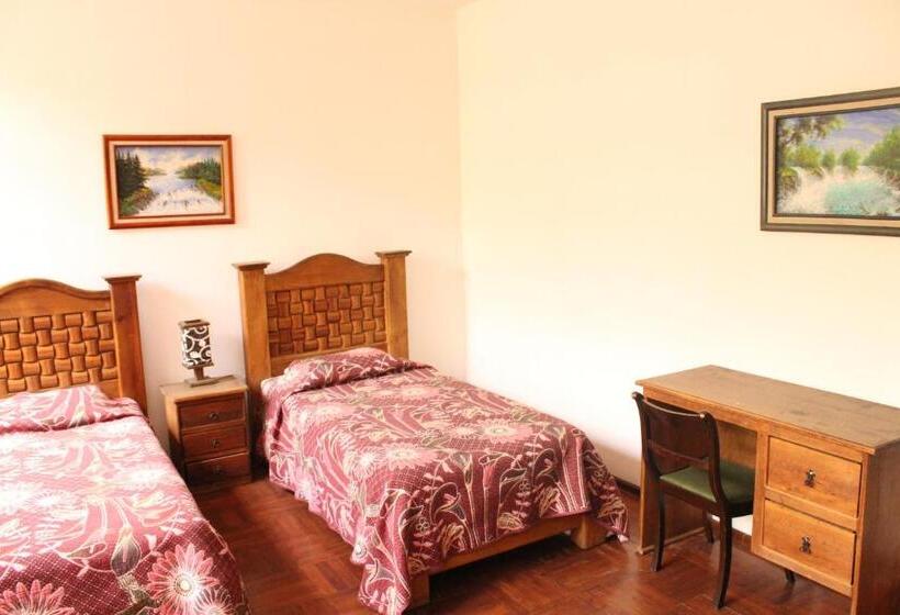 اتاق استاندارد با سرویس بهداشتی مشترک, Hostal La Encantada